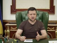 Украины ерөнхийлөгч зэвсэгт хүчин нь зүүн болон өмнөд бүсээ хамгаалсаар байгааг мэдэгдэв