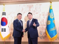 Ерөнхийлөгчийн Тамгын газрын дарга Я.Содбаатар БНСУ-ын Ерөнхийлөгч Юн Сог Ёль-д бараалхав