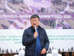 Ерөнхийлөгчийн Тамгын газрын дарга Я.Содбаатар улс төрийн намуудын төлөөлөлтэй мод тарилаа