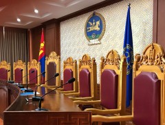 Үндсэн хуулийн цэцийн дунд суудлын хуралдаан хойшлогдлоо 