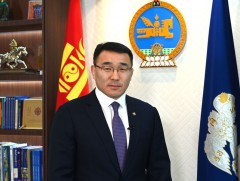 Хүчирхэг сэтгүүл зүйн төлөөх их үйлсэд амжилт хүсье