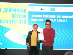 “Үнэний төлөө” шагналыг сэтгүүлч С.Будрагчаа хүртлээ