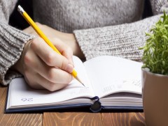 Уулсын оройгоор... 