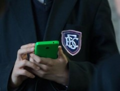 Хяналтгүй олон цагийн хэрэглээнээс болж хүүхдүүдийн дунд хараа муудах эмгэг илэрч байна