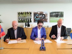 “Эрдэнэт үйлдвэр” ТӨҮГ Шведийн “БиСиСи”, “Садкора Форэстри” компанитай Харилцан ойлголцлын санамж ..