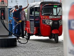 Шри-Ланк улс ганцхан өдрийн шатахууны нөөцтэй байна 