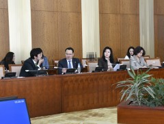 “Ерөнхий боловсролын сургуулийн үйл ажиллагааны  тухай” салбарын сайдуудын мэдээллийг сонслоо