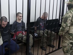 Олзлогдсон цэргүүдэд цаазын ял оноожээ