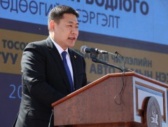 Л.Оюун-Эрдэнэ: Загастайн давааны авто зам бүрэн ашиглалтад орж, 21 аймаг нийслэл хоттой хатуу хучи..