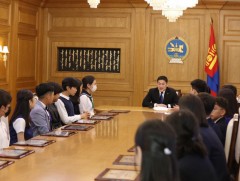 Олон улс, тив, дэлхийн тавцанд амжилт үзүүлсэн хүүхдүүдэд мөнгөн шагнал олгох батламж гардууллаа