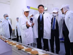 Ерөнхийлөгч У.Хүрэлсүх гурав дахь өдрөө үндэсний үйлдвэрлэгч аж ахуйн нэгжүүдэд ажиллаж байна