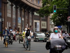 Шанхай хотын дийлэнх хэсэгт хатуу хөл хориог цуцалж байна