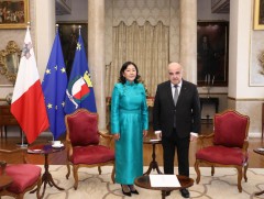 Элчин сайд Ц.Нарантунгалаг Итгэмжлэх жуух бичгээ өргөн барив