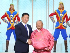 Архангай аймгийн Хайрхан сумын малчин О.Доржид Хөдөлмөрийн баатар цол хүртээлээ