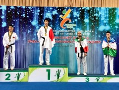 Таеквондочид нэг мөнгө, хоёр хүрэл медаль хүртлээ