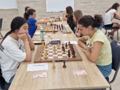 Монгол шатарчин охин Унгар улсын аварга болж, ДАШТ-д орох эрх авлаа