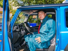 Тунаанд давж Улсын заан цол хүртсэн М.Лхагвагэрэлийг автомашинаар байллаа