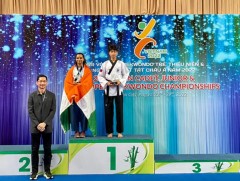 Таеквондоч Т.Болдбаатар ААШТ-ээс “Өсөх ирээдүйтэй тамирчин” цом хүртлээ