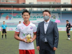 Хөлбөмбөгийн Үндэсний шигшээ багийн тоглогч О.Оюунболд Хонконг улсын лигт тоглоно