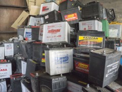 Жилд 1500 орчим аккумулятор хаягдаж хөрс бохирдуулж байна 