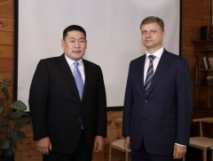 Шинэ сэргэлтийн бодлогод тусгагдсан боомтын сэргэлтийг “Оросын төмөр замууд” дэмжихээ илэрхийллээ