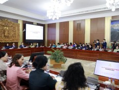 Үе үеийн эмэгтэй парламентчид Төрийн ордонд чууллаа