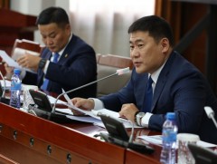 Л.Оюун-Эрдэнэ: Түгжрэл бууруулах төлөвлөгөө хийхдээ олон нийтэд сонгох хувилбар өгөхгүйгээр эрхийг..