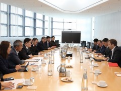 Ерөнхий сайд Л.Оюун-Эрдэнэ ХБНГУ-ын Бундестагийн гишүүн Ларс Клингбайлтэй уулзав