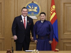 Хакухо М.Даваажаргал: Ард иргэдээ вакцинжуулж, ковид цар тахлыг амжилттай давсан Ерөнхий сайд танд..