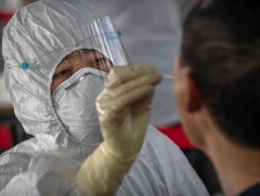 Шинэ хувилбар болох BF.7 хоолой сөөнгөтөх, ханиалгах шинж тэмдгээр илэрч байна