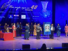 Яруу найрагч М.Амархүү “Болор цом”-ын эзэн боллоо