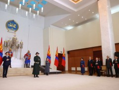 Дипломатуудад цол хүртээв