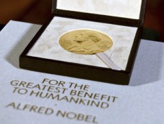 2022 оны Нобелийн шагналтуудад шагнал гардуулах ёслол болов 