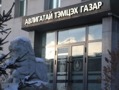 Нүүрсний хулгайн хэрэгтэй холбогдуулж Б.Ганхуяг, Б.Хишигдорж нарын найман хүнийг баривчиллаа