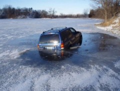 Мөсний зузаан хүн, мал, машин тэрэг явахад хангалттай хэмжээнд хүрч бэхжээгүй байна