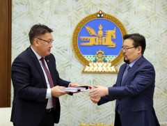 Төрийн болон орон нутгийн өмчийн хөрөнгөөр бараа, ажил, үйлчилгээ худалдан авах тухай хуулийн шинэ..