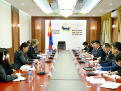 Дэлхийн банктай хамтран логистикийн төв, хуурай боомт байгуулна