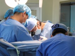 ЭХЭМҮТ өвчүүний төрөлхийн хонхойлт засах хагалгааг Эрүүл мэндийн даатгалаар хийж байна