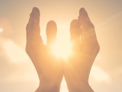 “Асар тэнгэрийг гийгүүлэгч алтан гараг”