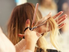 Гурван хүний үс нэг гутал болно