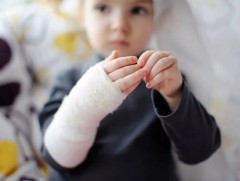 Хүүхдийн осол гэмтэлд толгой, хүзүү, гар хөлийн бэртэл тэргүүлж байна