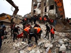 Турк-Сирийн байгалийн гамшигт амь үрэгдсэн хүний тоо 42 мянгад дөхөж байна 