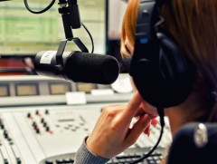 Миний хийдэг ажил: FM-ийн хөтлөгч