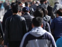 Улсын хэмжээнд ажил хөдөлмөр эрхэлж байгаа хүний 52 хувийг эрэгтэйчүүд эзэлдэг