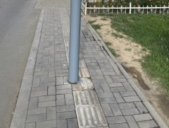 Явган хүний замд байрлуулсан гэрлийн шонг чөлөөлнө