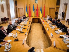 БНХАУ-ын Засгийн газрын тусгай төлөөлөгч Украинд айлчлав