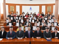 Төрийн албанд анх томилогдсон албан хаагчийг чиглүүлэх сургалт боллоо 