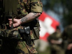 Швейцар улс зэвсэг дахин экспортлохыг зөвшөөрөх эсэхээ шийдээгүй байна 