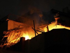 Израилын газын зурваст агаараас довтолжээ