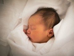 Японы засгийн газар төрөлтийг дэмжих арга хэмжээ батлав